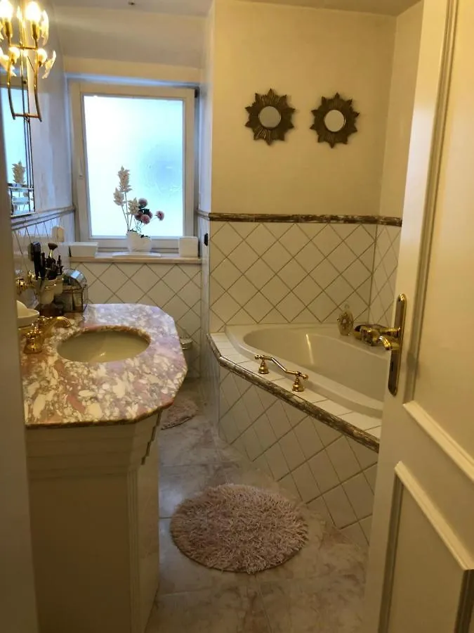 Luxurioeses Haus In Muenchen Apartamento  Munique